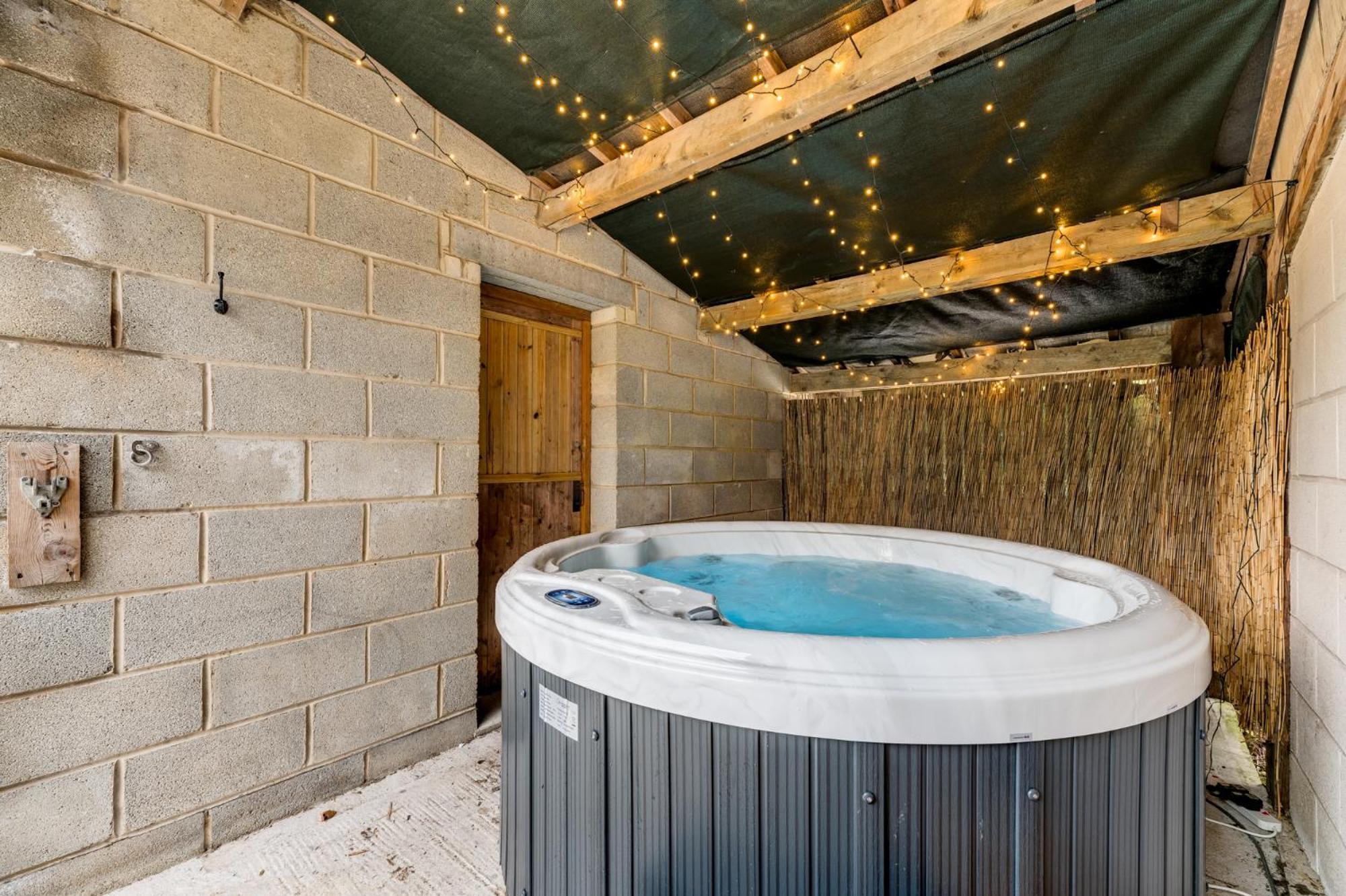 Central Malham Wellbeing Escape Hot Tub & Studio Eksteriør billede