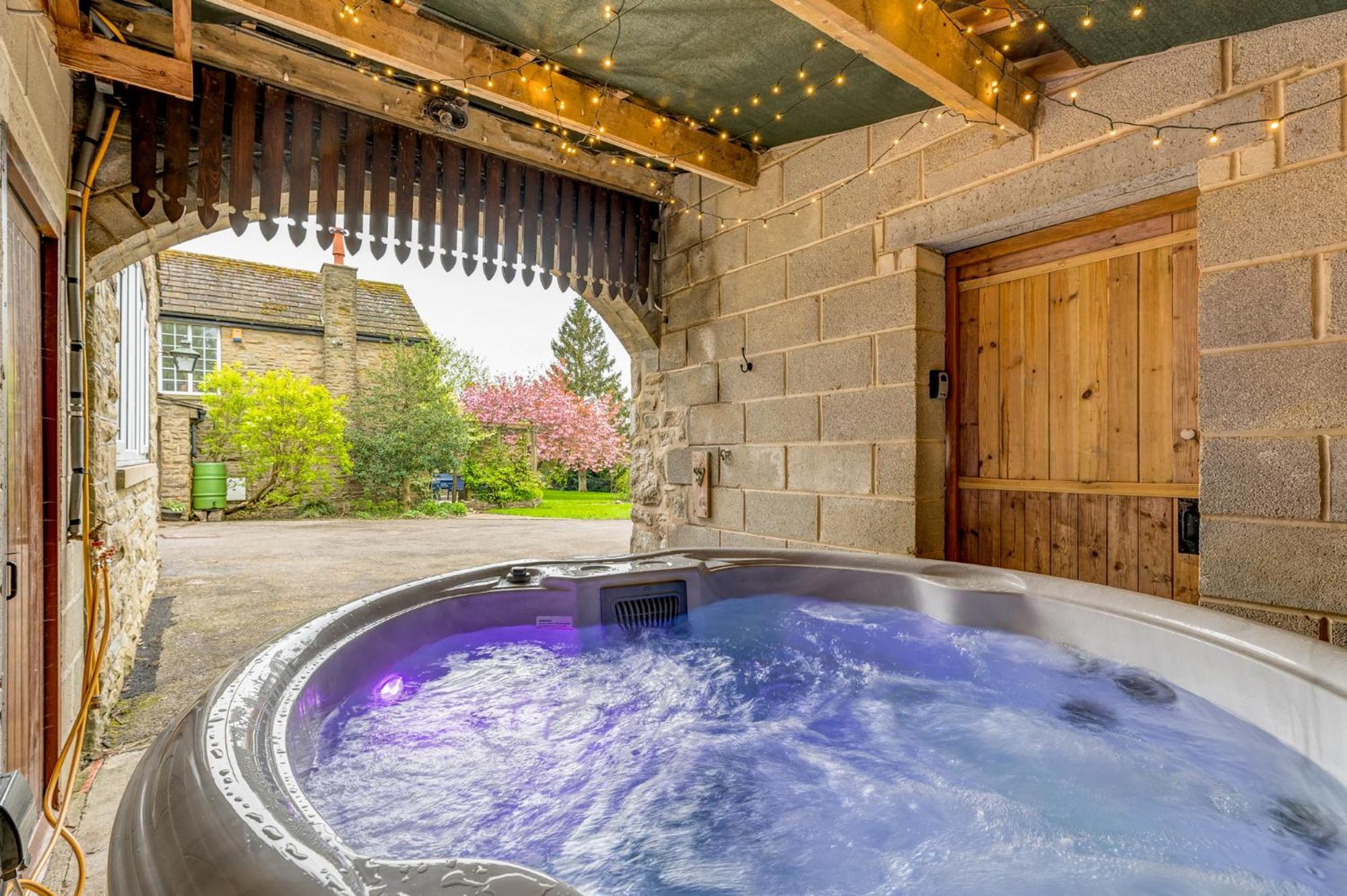 Central Malham Wellbeing Escape Hot Tub & Studio Eksteriør billede
