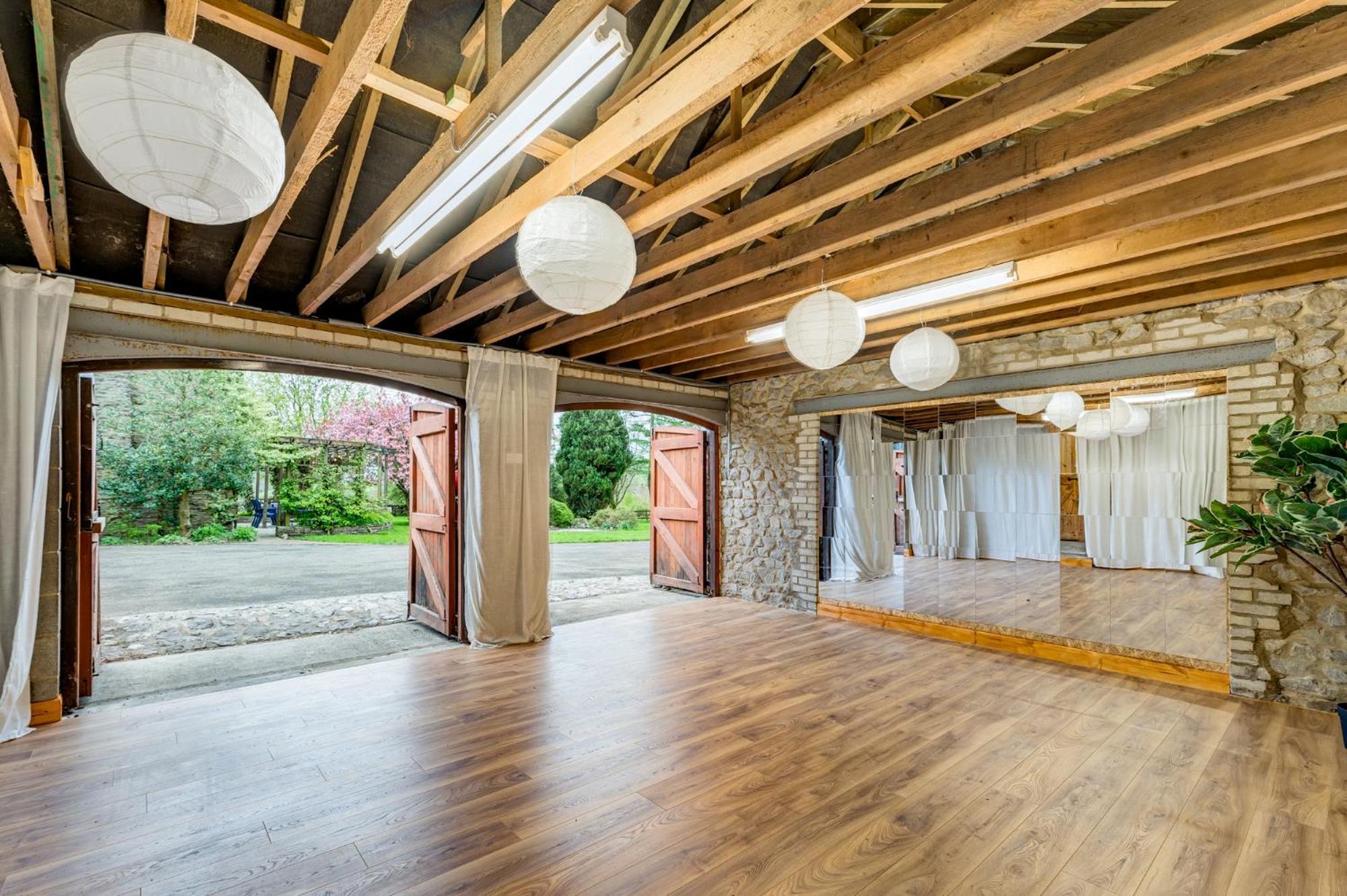 Central Malham Wellbeing Escape Hot Tub & Studio Eksteriør billede