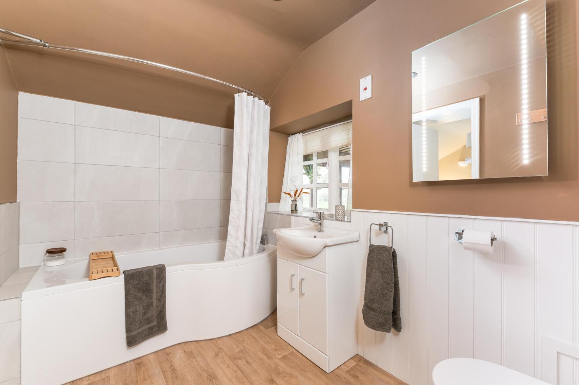 Central Malham Wellbeing Escape Hot Tub & Studio Eksteriør billede
